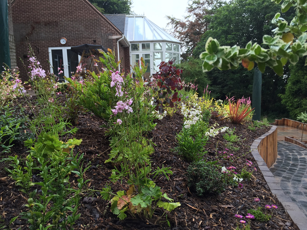 Everedge - Derby garden